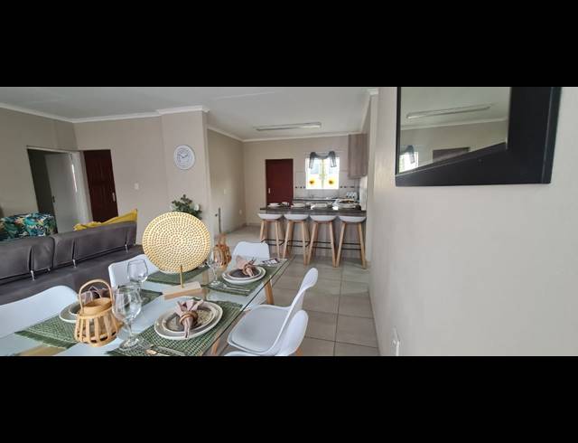 3 BEDROOM FULL FLOOR FOR SALE IN WATERKLOOF HILL ESTATE